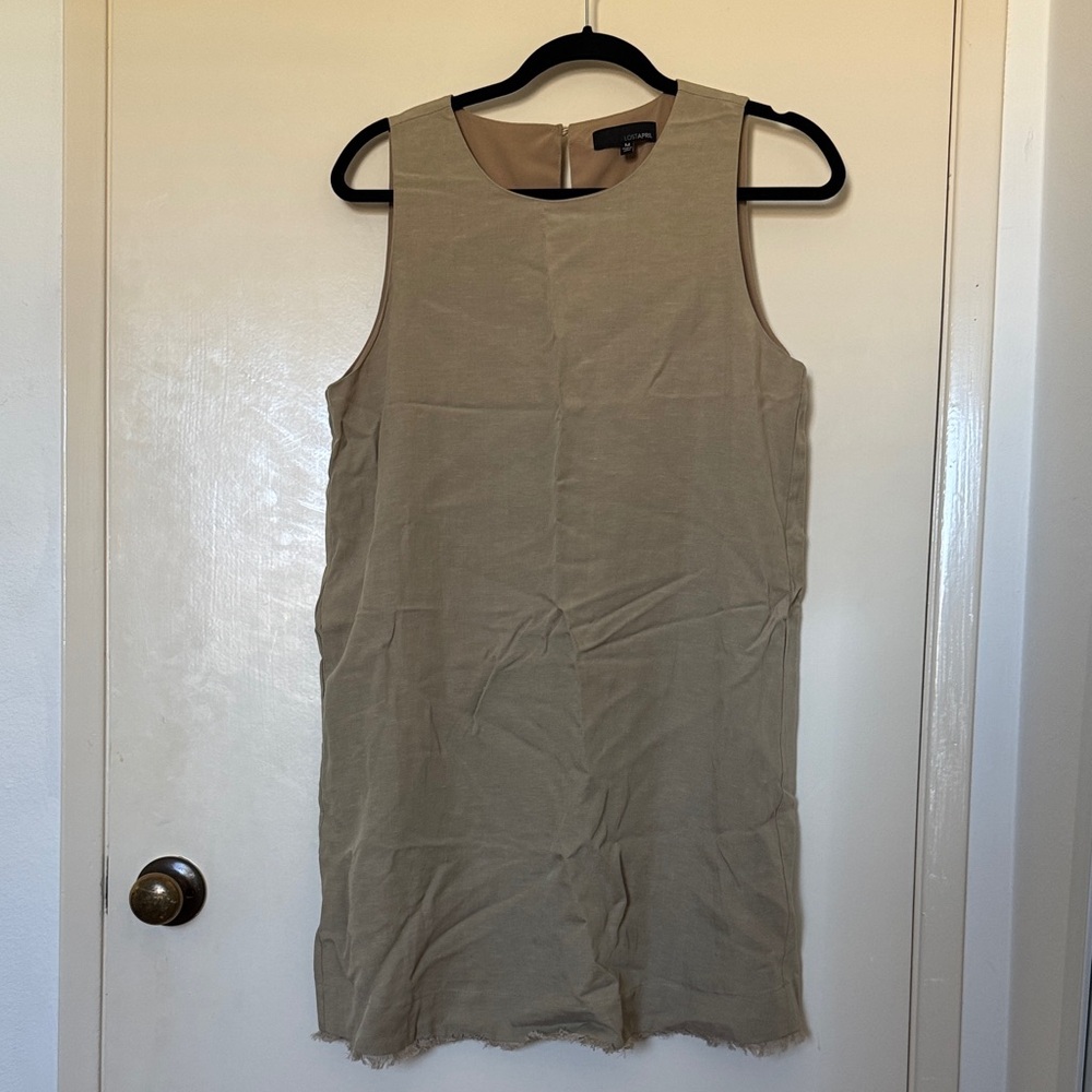LostApril Sleeveless Tan keyhole fringe Dress
Size M